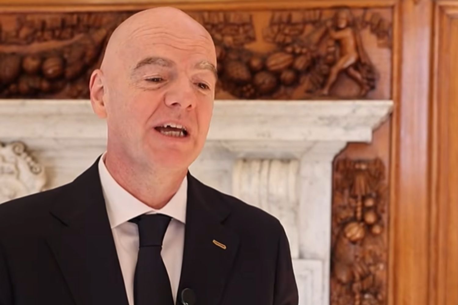 FIFA revela quanto Gianni Infantino recebe por ano e valor reacende debate no futebol