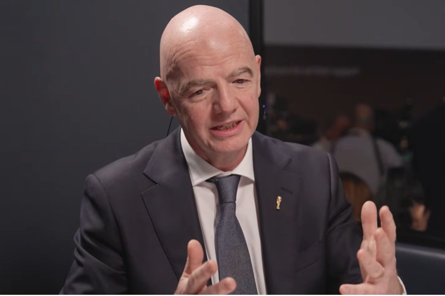 FIFA revela quanto Gianni Infantino recebe por ano e valor reacende debate no futebol