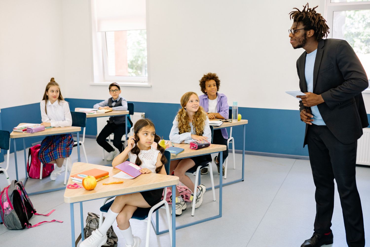 O ensino médio público vive uma mudança histórica e os novos números mostram por que especialistas estão atentos