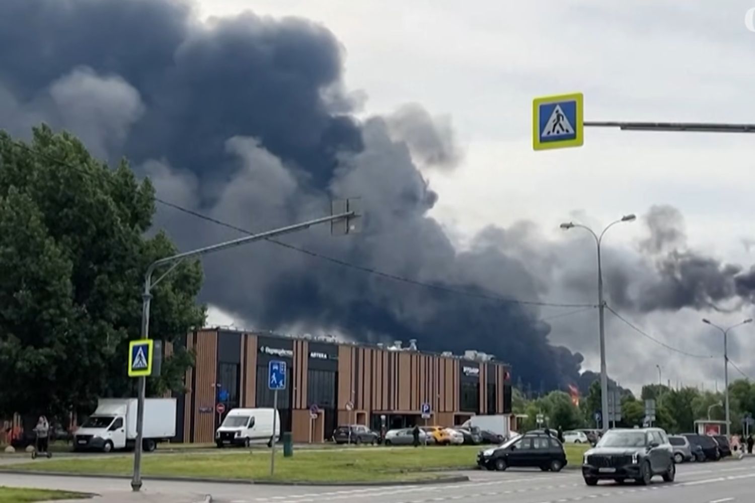 Maior ataque contra Moscou desde o início da guerra deixa moradores assustados e gera relatos de uma estranha chuva escura