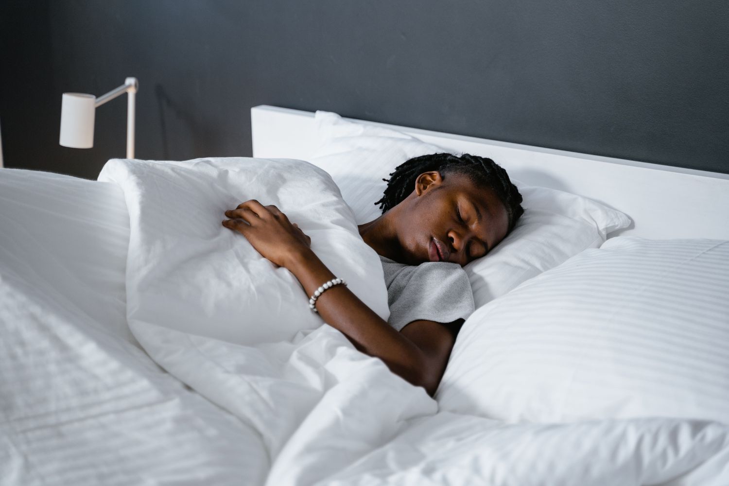 A tecnologia que promete preparar seu corpo antes do voo pode mudar a forma como você enfrenta o jet lag