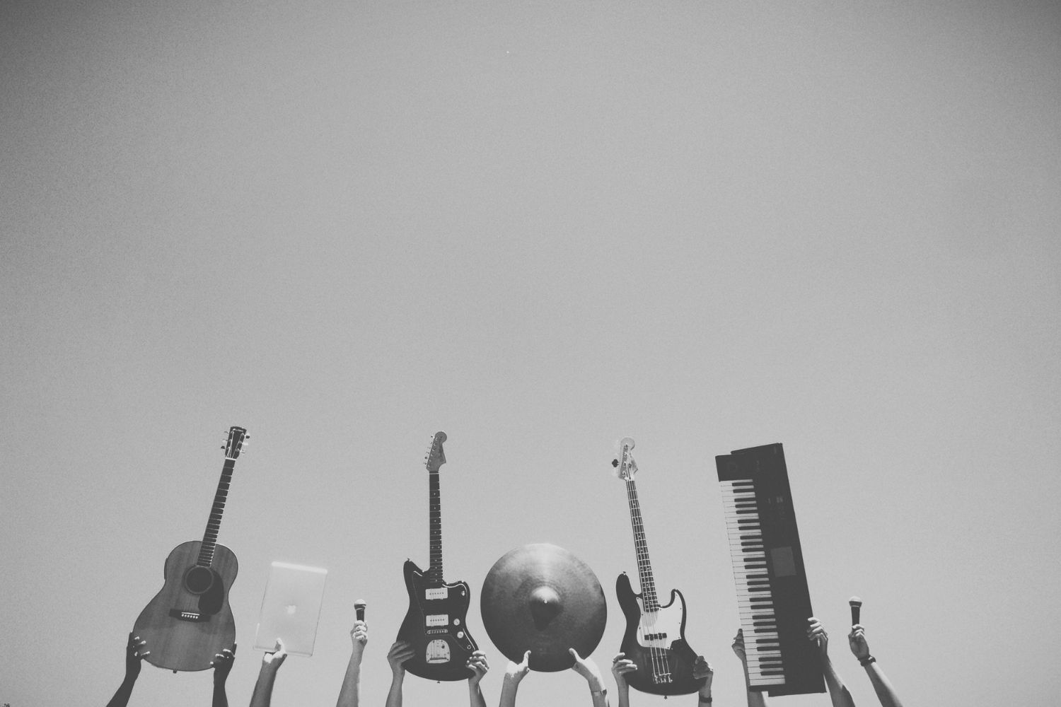 A música que a ciência aponta como uma das mais capazes de despertar felicidade ainda emociona gerações