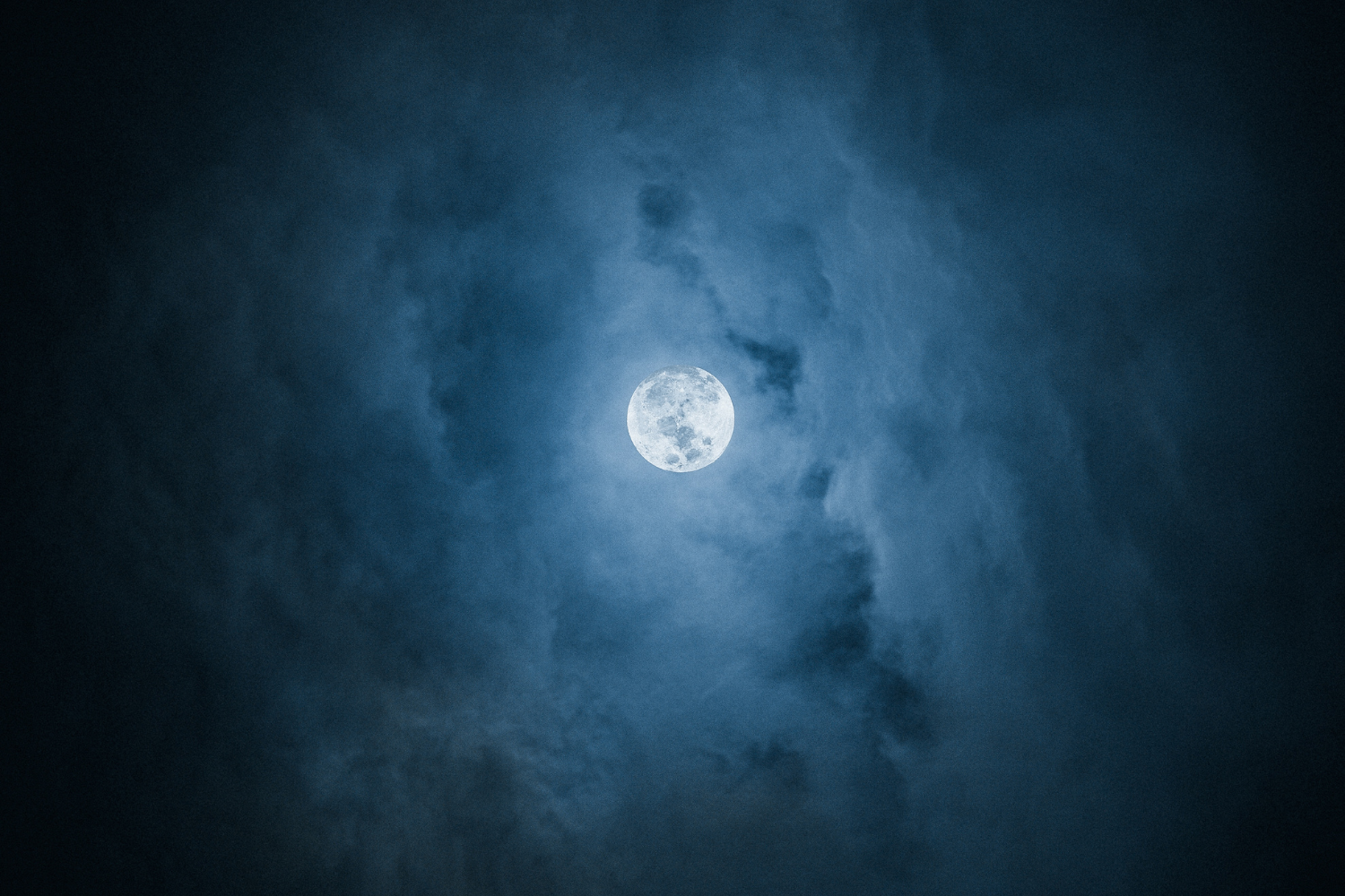 Lua De Japeto1
