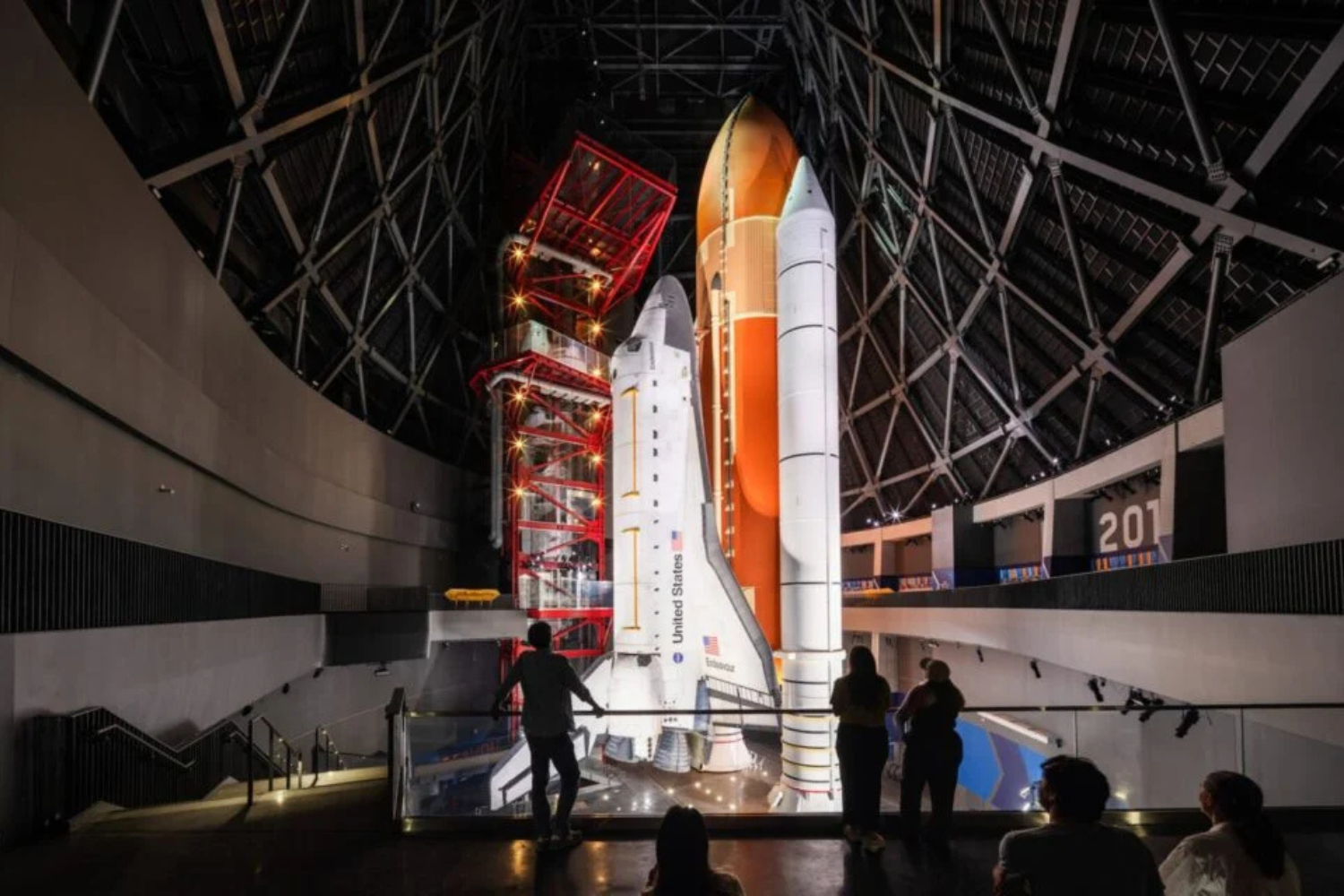 O ônibus Espacial Endeavour Vai Ganhar Um Novo Lar — E Será Exibido Como Se Estivesse Prestes A Decolar Pela Primeira Vez Desde Sua Aposentadoria