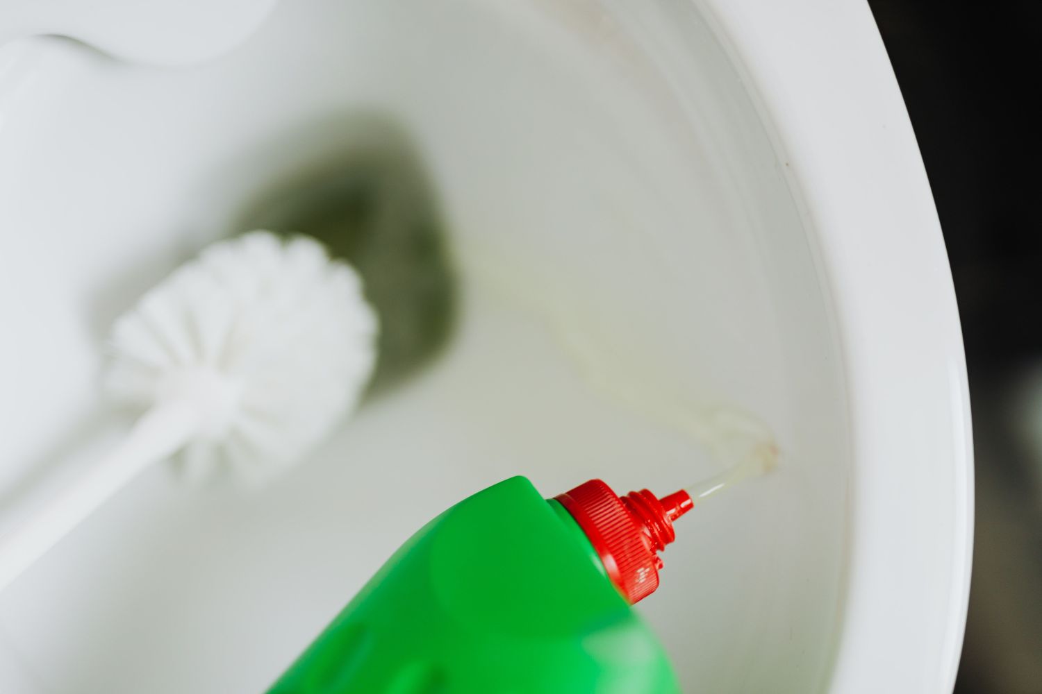 Adeus à escova sanitária tradicional: tecnologia descartável promete um banheiro mais higiênico