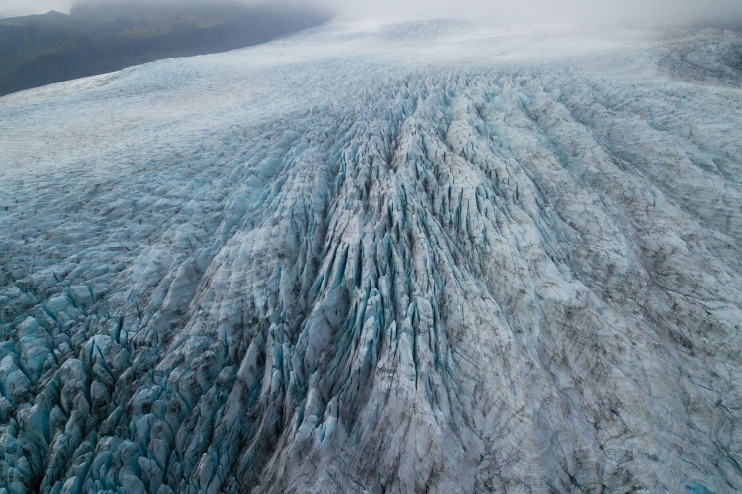 O glaciar recuou e revelou um objeto que parecia impossível estar ali há 1.700 anos