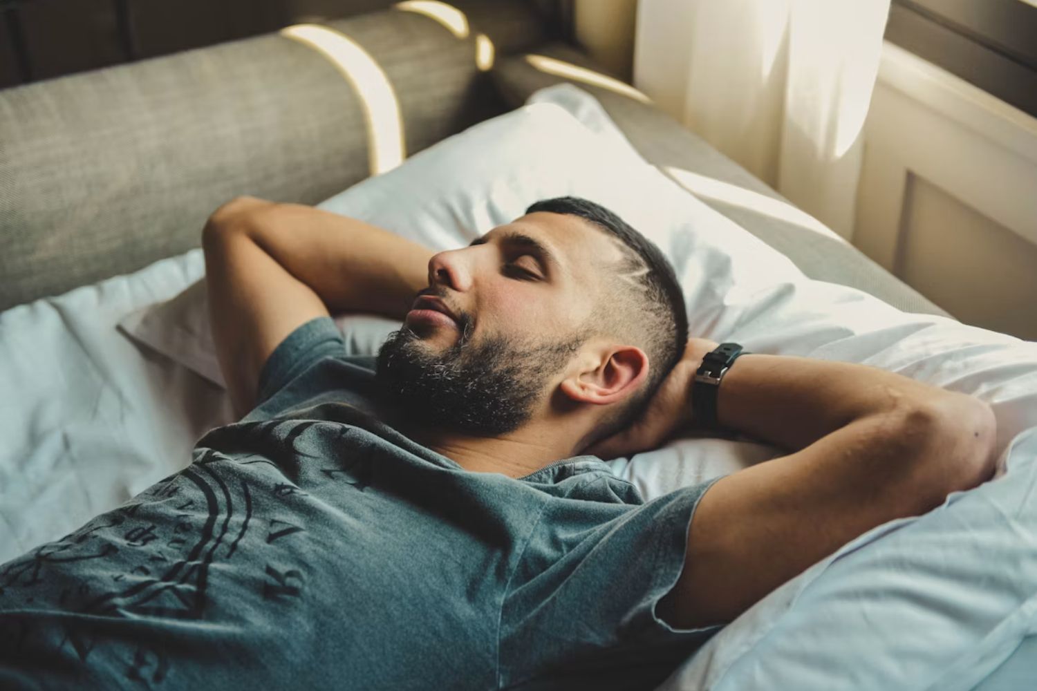 Dormir só três horas por noite pode parecer produtividade, mas o preço pode ser muito maior do que você imagina