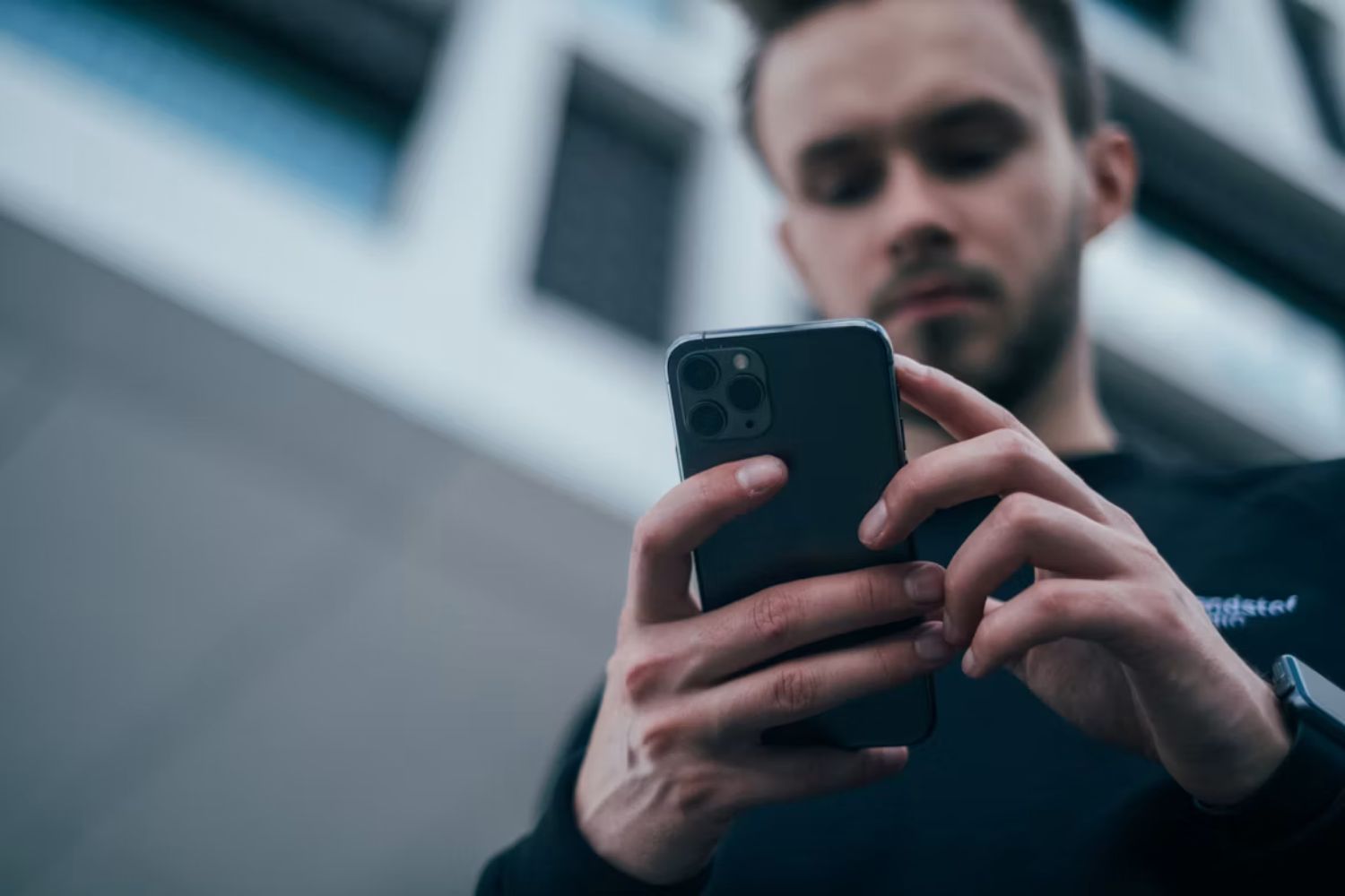 A ciência descobriu mudanças preocupantes que o celular pode provocar no seu corpo
