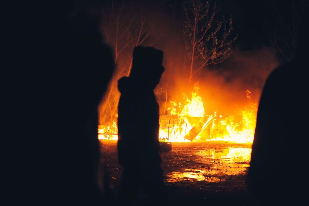 França bate recorde histórico de incêndios enquanto fogo avança também na Espanha