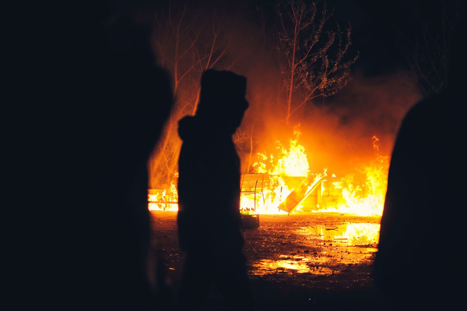 França bate recorde histórico de incêndios enquanto fogo avança também na Espanha