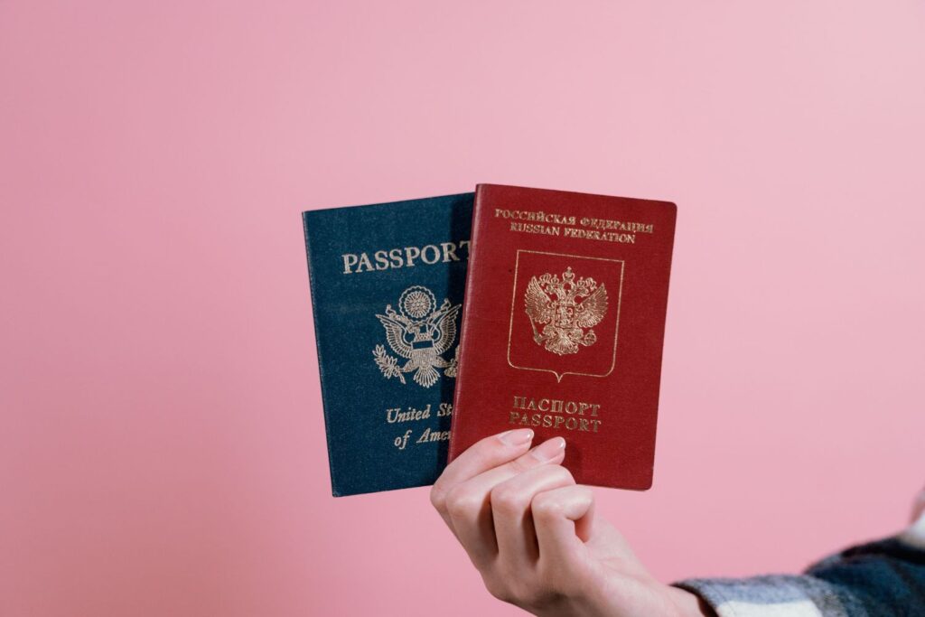 Estados Unidos paralisa parte dos agendamentos de vistos no mundo e quem tinha entrevista marcada pode ser afetado