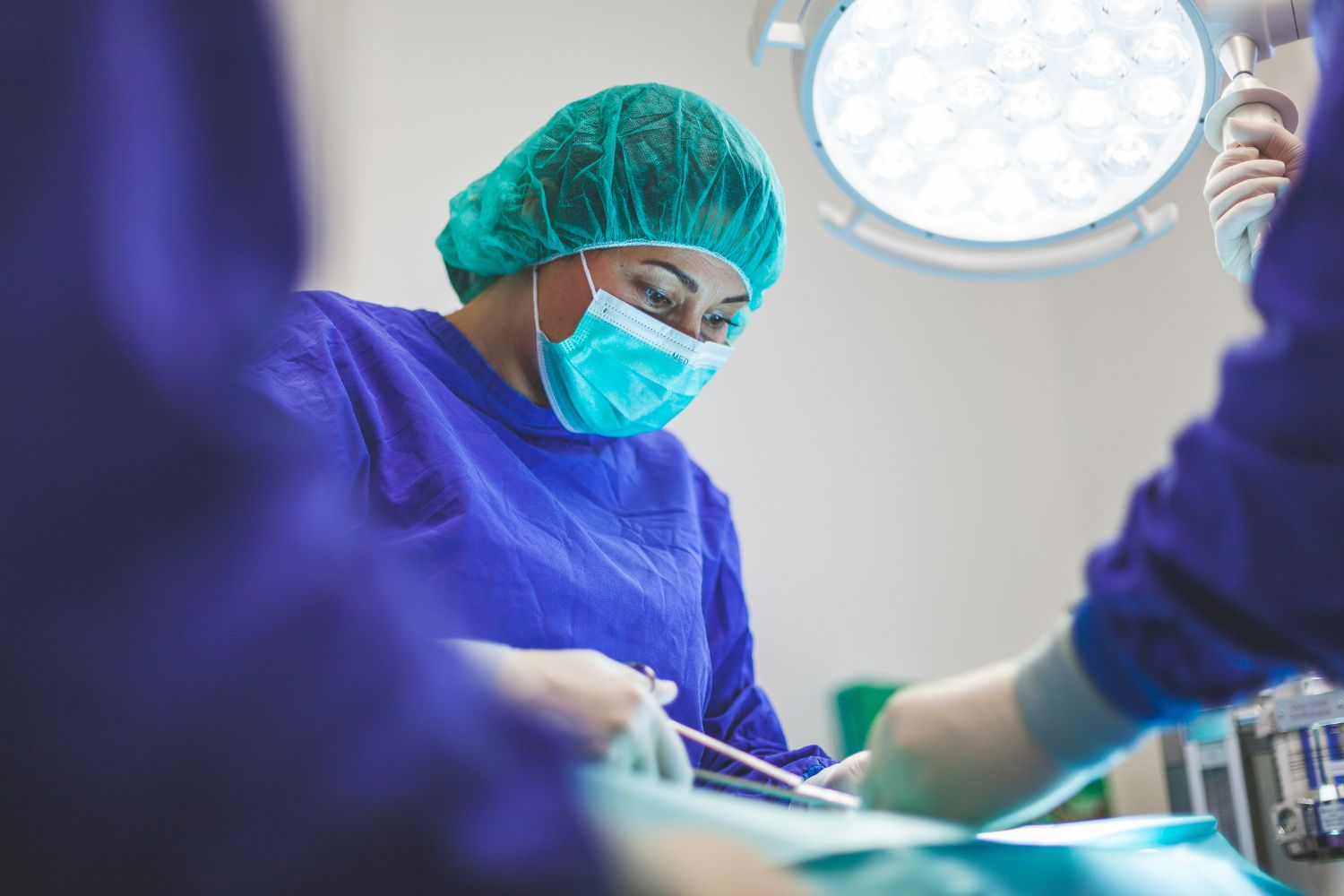As micropausas no trabalho pareciam o segredo para produzir mais, mas a ciência encontrou um detalhe que muda tudo