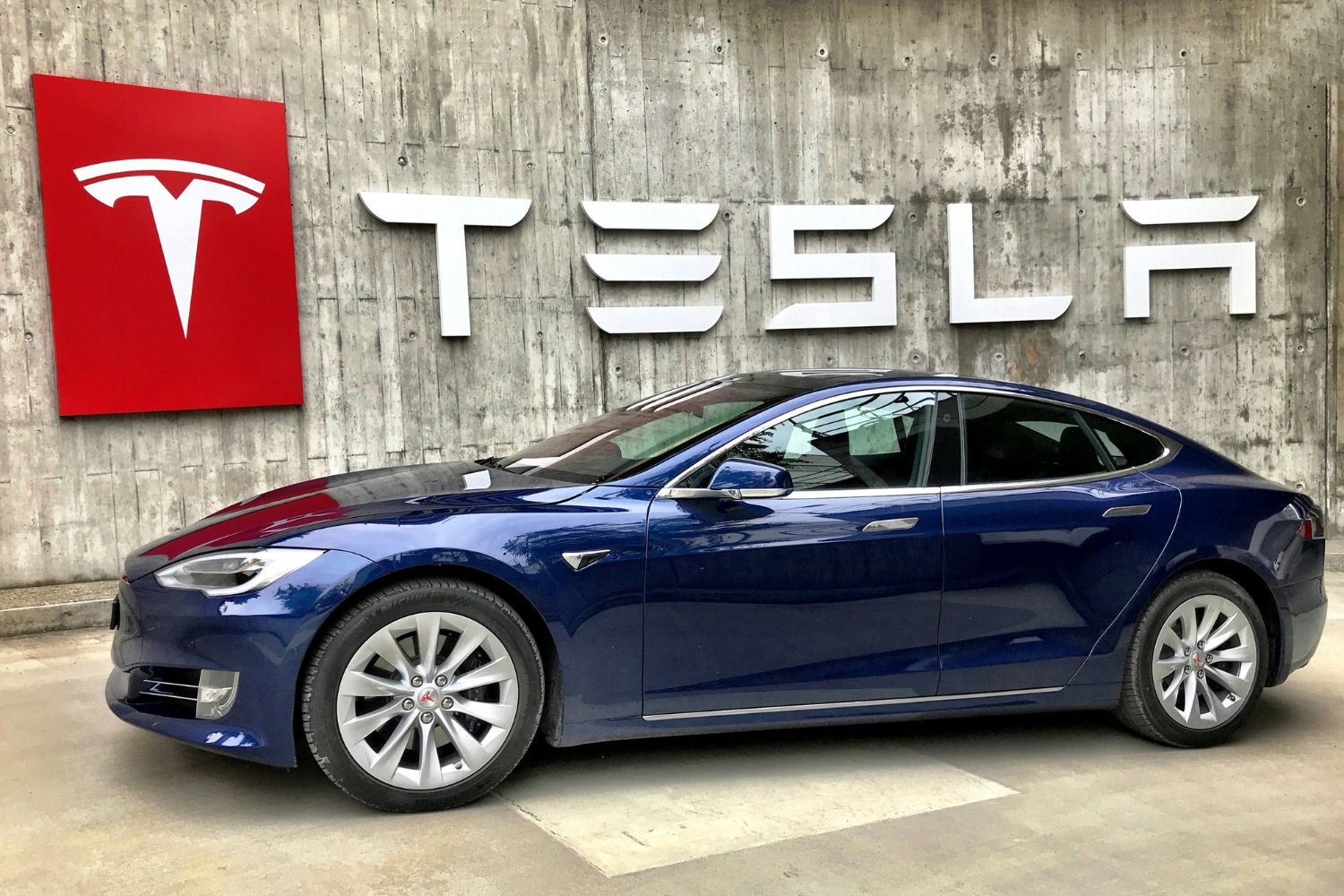Tesla acaba de alcançar uma marca histórica que mostra o tamanho de sua transformação na indústria automotiva