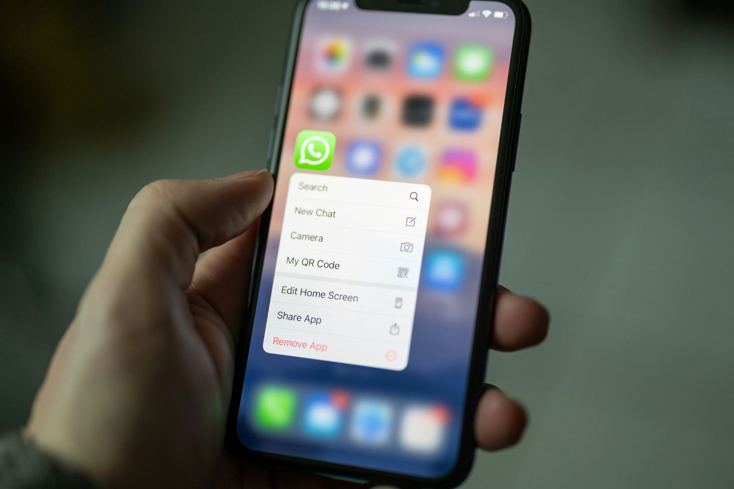 Um pequeno krill chegou ao WhatsApp com uma missão inesperada: combater os mitos sobre a Antártida