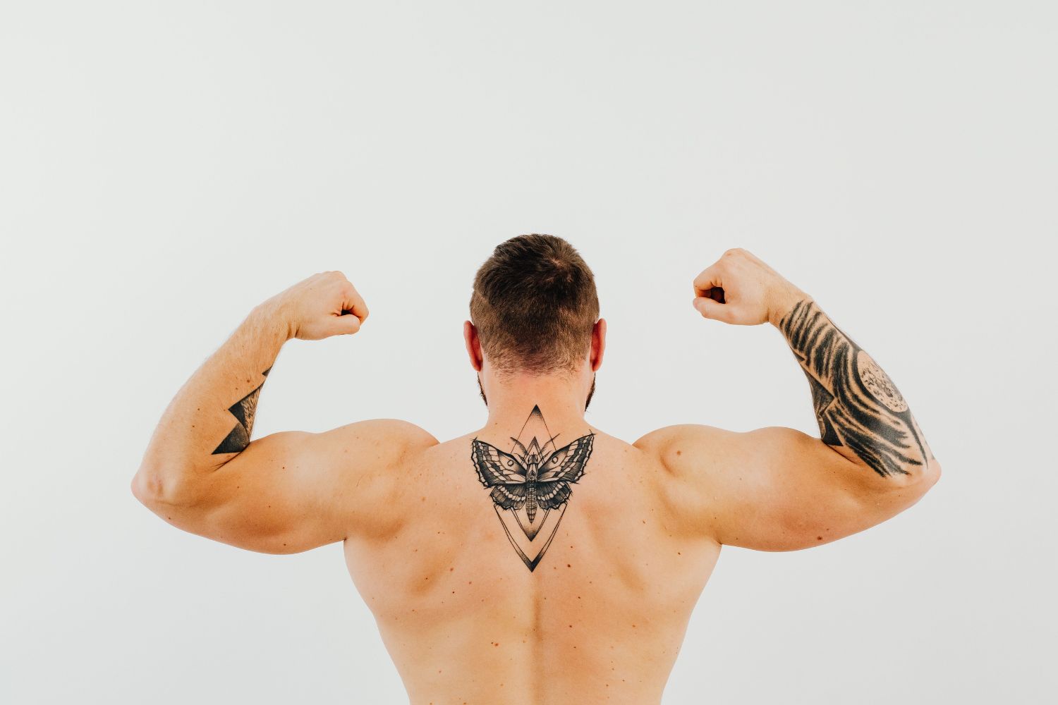 O músculo parece enorme depois do treino, mas a ciência tem uma notícia para quem persegue o ‘pump’ na academia