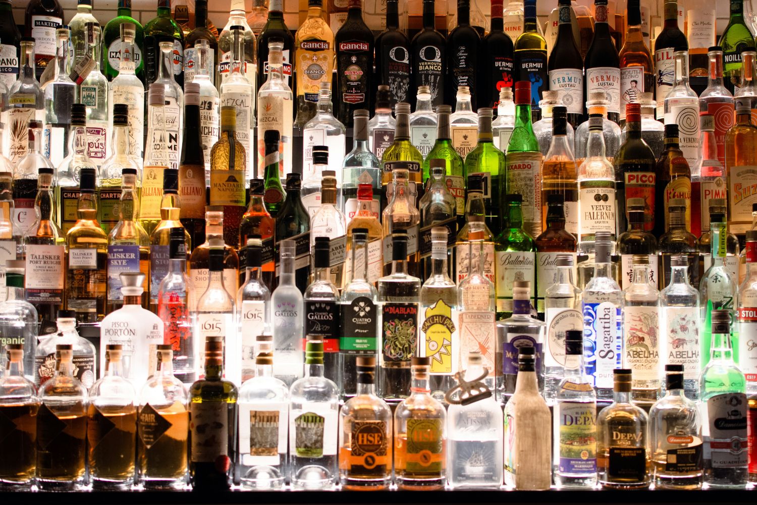 Vinho, cerveja ou destilados? Um estudo com 340 mil pessoas encontrou uma diferença que chamou a atenção dos cientistas