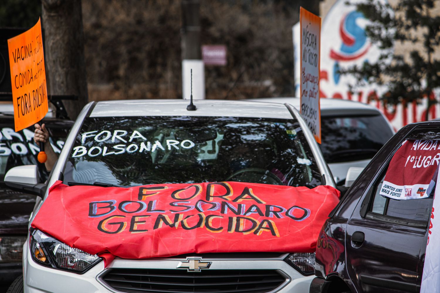 Amnistia criou anúncios eleitorais falsos no Brasil e descobriu até onde eles conseguiam chegar