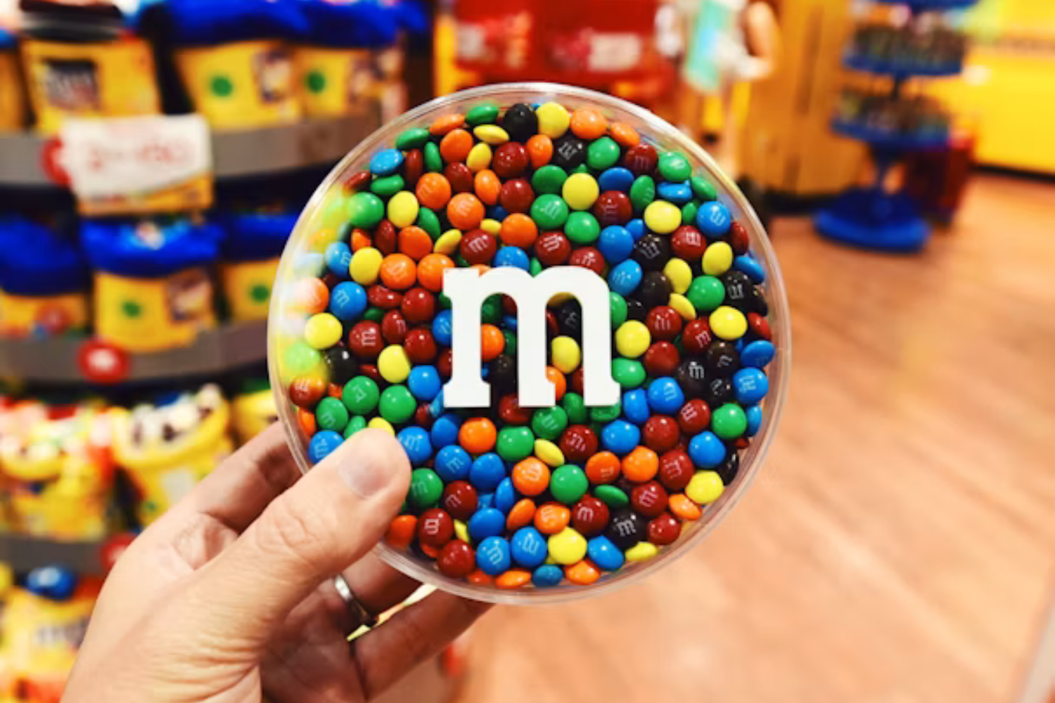 M&m's Vai Aposentar Duas Cores De Seus Chocolates Nos Eua Após Mudança Em Regras Para Aditivos