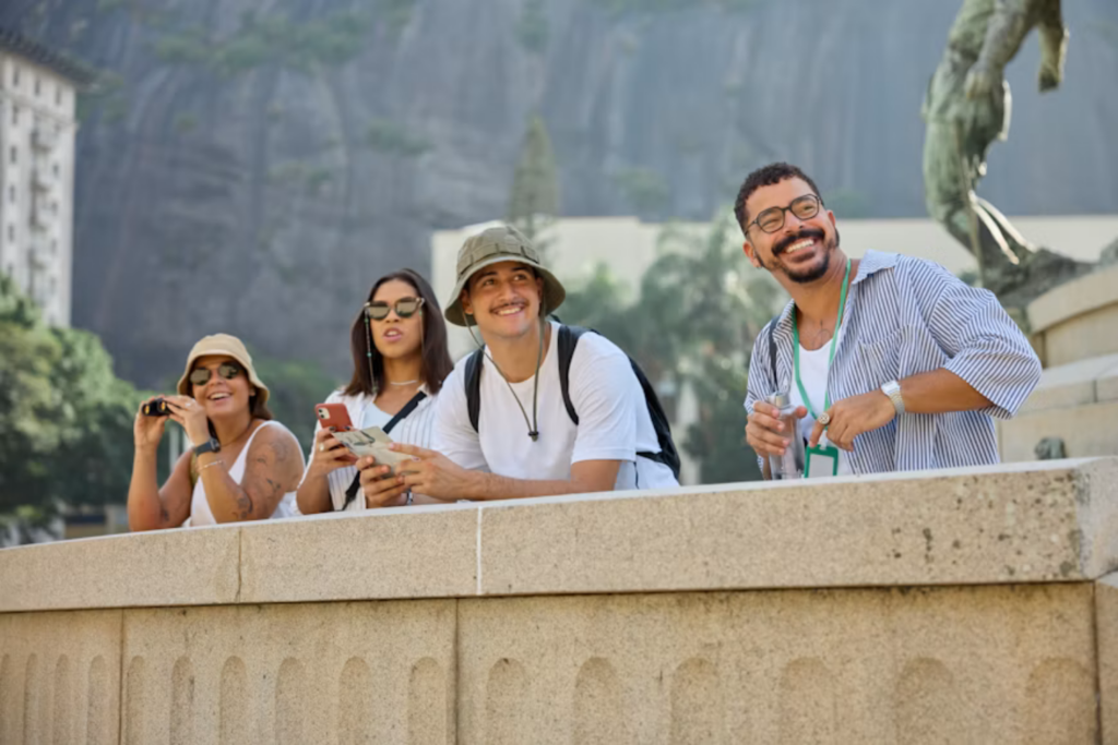 Quase Metade Da Geração Z Escolhe Destinos De Viagem Pelas Redes Sociais