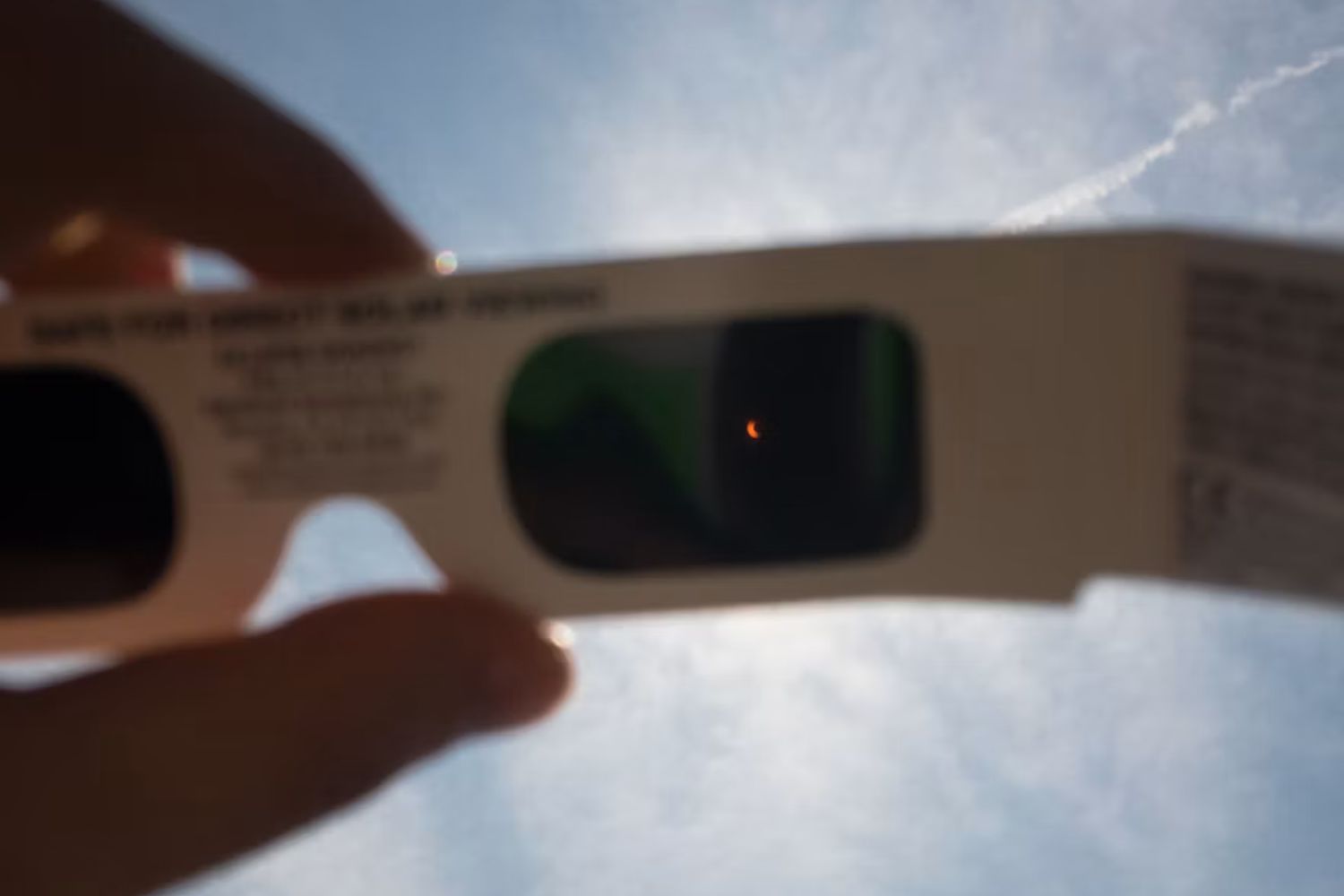 Milhões acompanharam o momento em que a Lua fez o Sol desaparecer