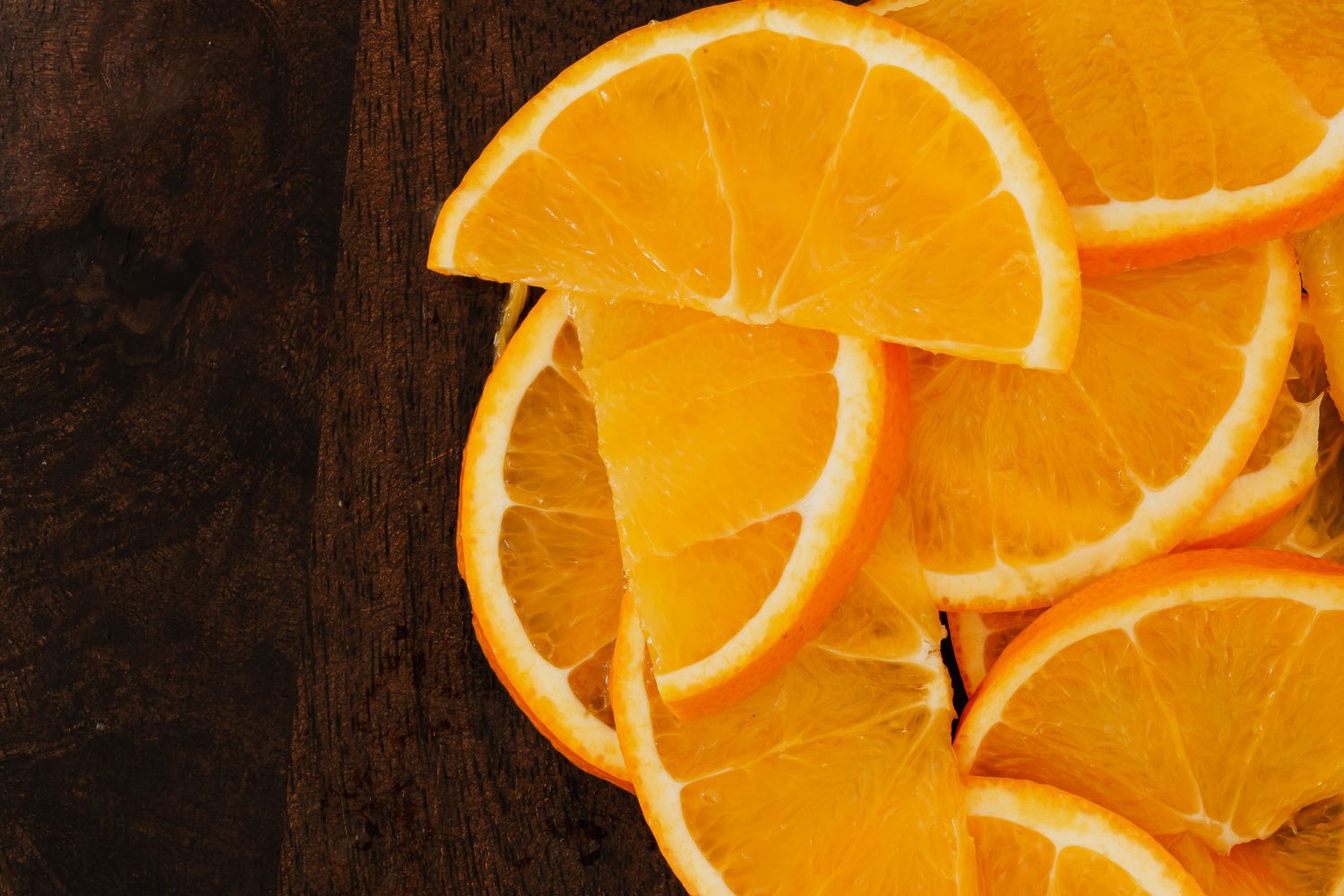 Jogaram 12 mil toneladas de cascas de laranja em um terreno e, 16 anos depois, encontraram algo difícil de reconhecer