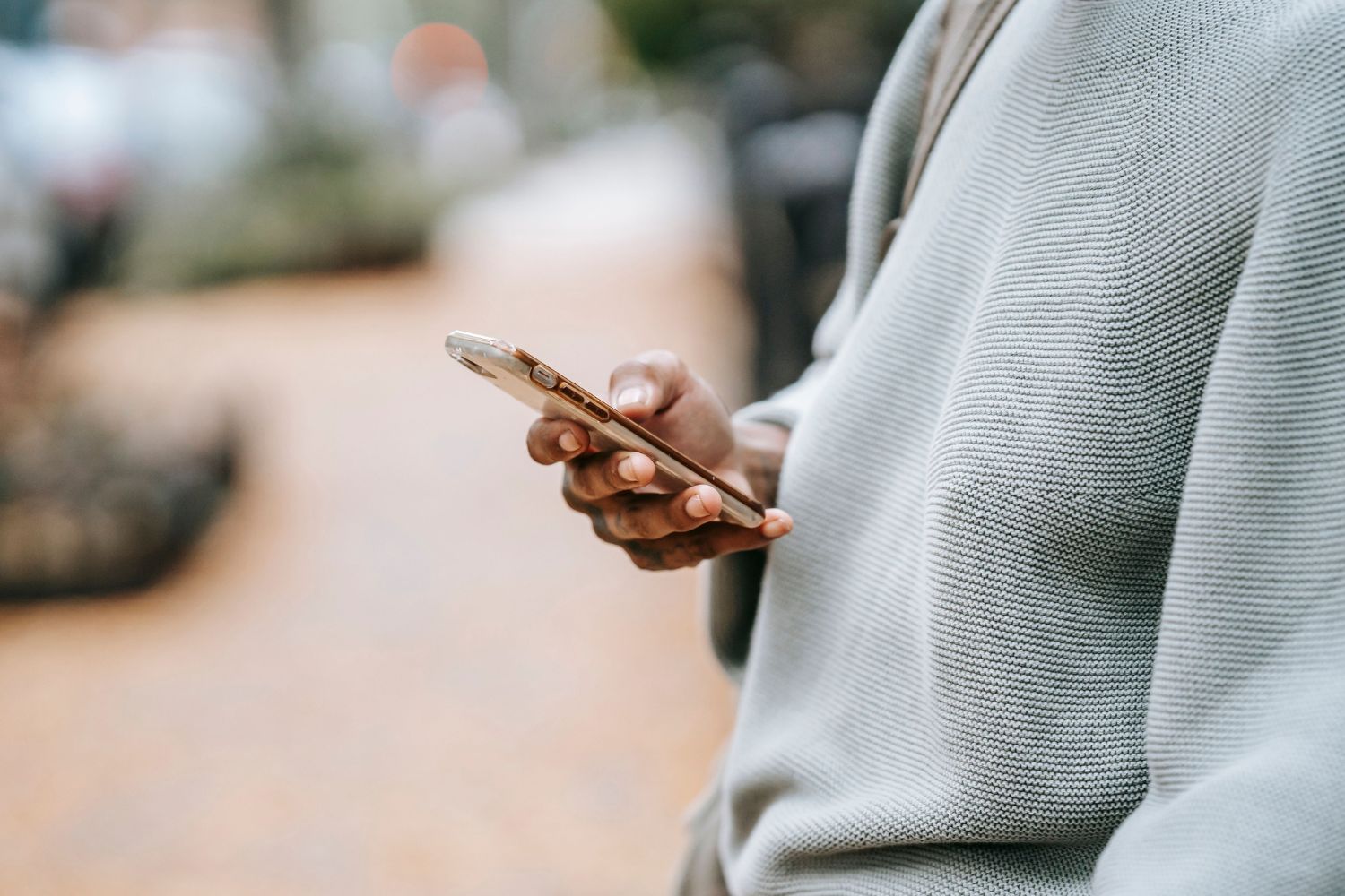 Elon Musk acredita que o celular como conhecemos tem apenas mais alguns anos de vida