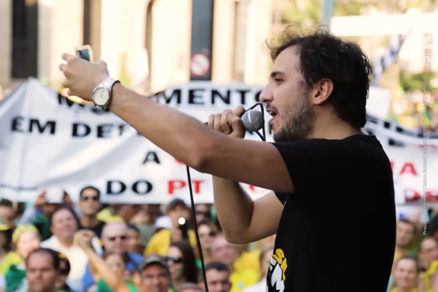 Quem é Renan Santos, o candidato que cresce entre jovens e pode complicar Flávio Bolsonaro