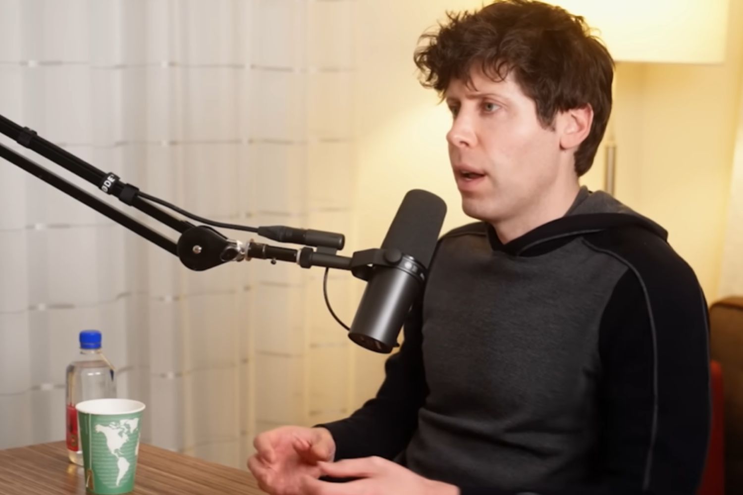 Sam Altman imaginava uma IA no comando da OpenAI, mas agora admite que existe algo que ela ainda não consegue substituir