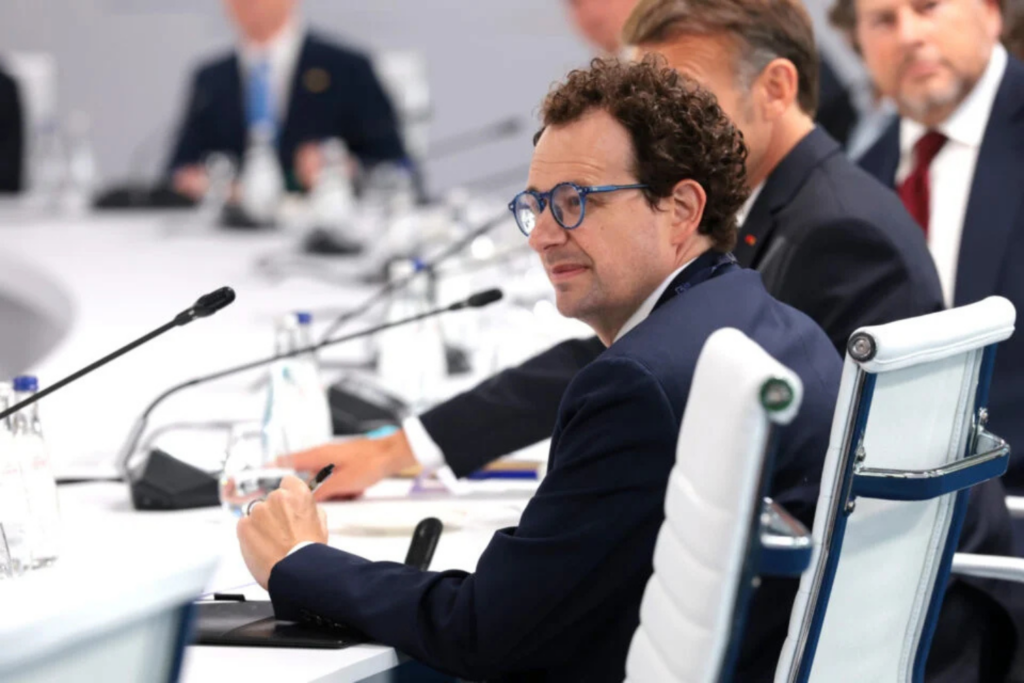 Ceo Da Anthropic Pede Que Desenvolvimento Da Ia Desacelere — Mas Não Exatamente Pare