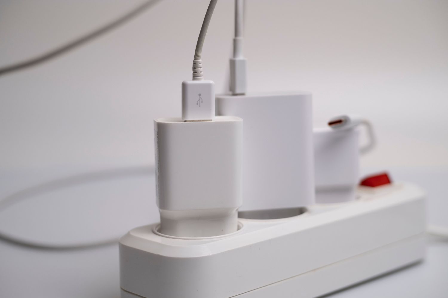 Este aparelho parece desligado, mas continua gastando energia — e pode estar pesando na sua conta de luz