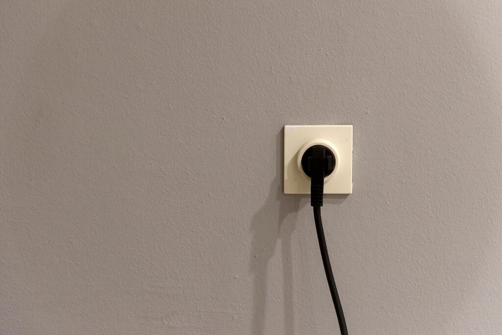 Este aparelho parece desligado, mas continua gastando energia — e pode estar pesando na sua conta de luz