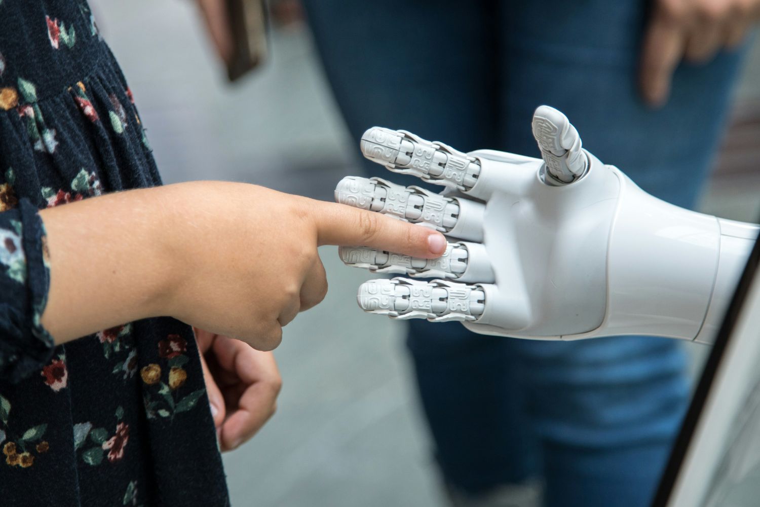 Elon Musk quer colocar um robô humanoide dentro das casas. E já existe uma data para isso