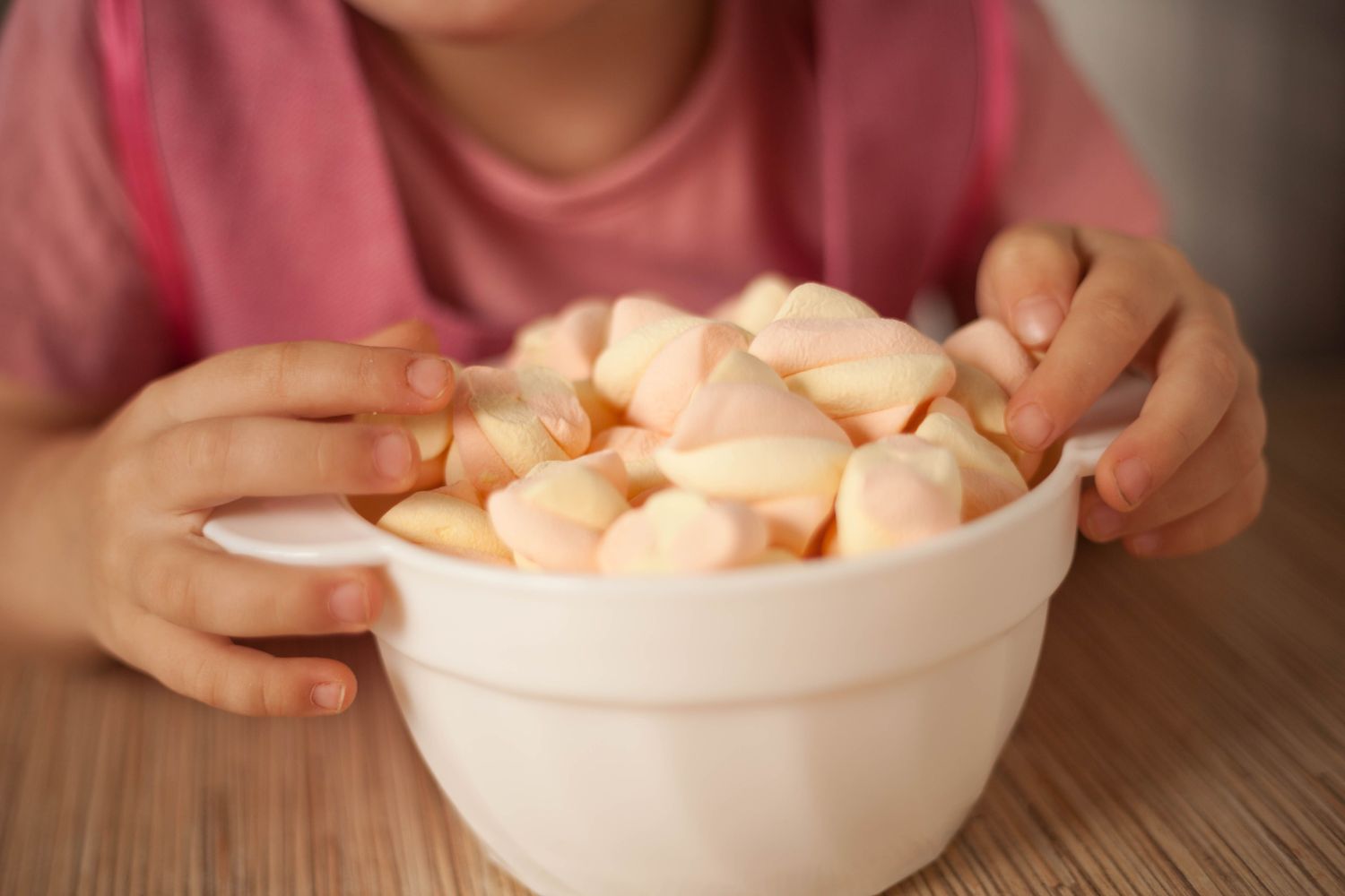 O açúcar consumido nos primeiros anos de vida pode deixar uma marca que só aparece décadas depois