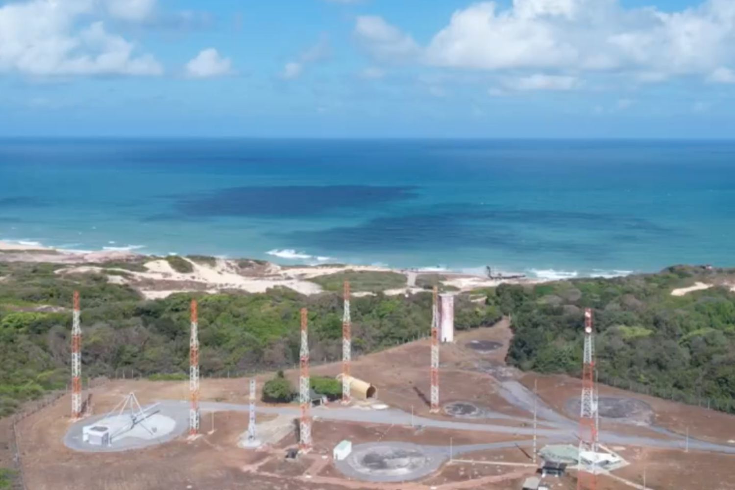 O Brasil está testando uma máquina que sobe até o limite do espaço e depois volta para a Terra