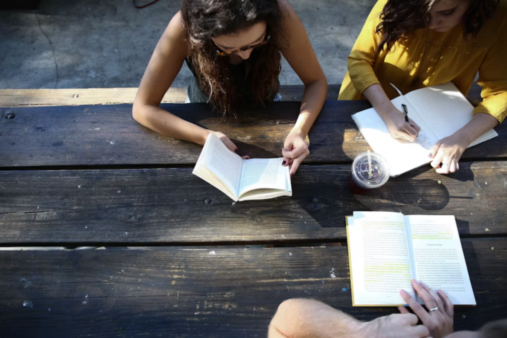 Jovens Estão Lendo Pior — E Especialistas Temem Efeitos Sobre Ansiedade E Solidão