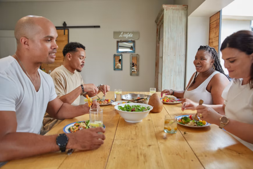 Por Que Algumas Pessoas Ficam Cansadas Depois De Encontrar Amigos E Familiares, Segundo A Psicologia
