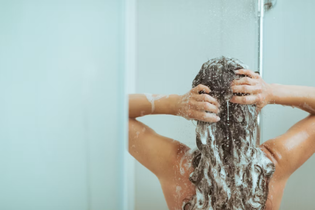Quantas Vezes Por Semana Devemos Lavar O Cabelo Estudo Aponta Frequência Ideal