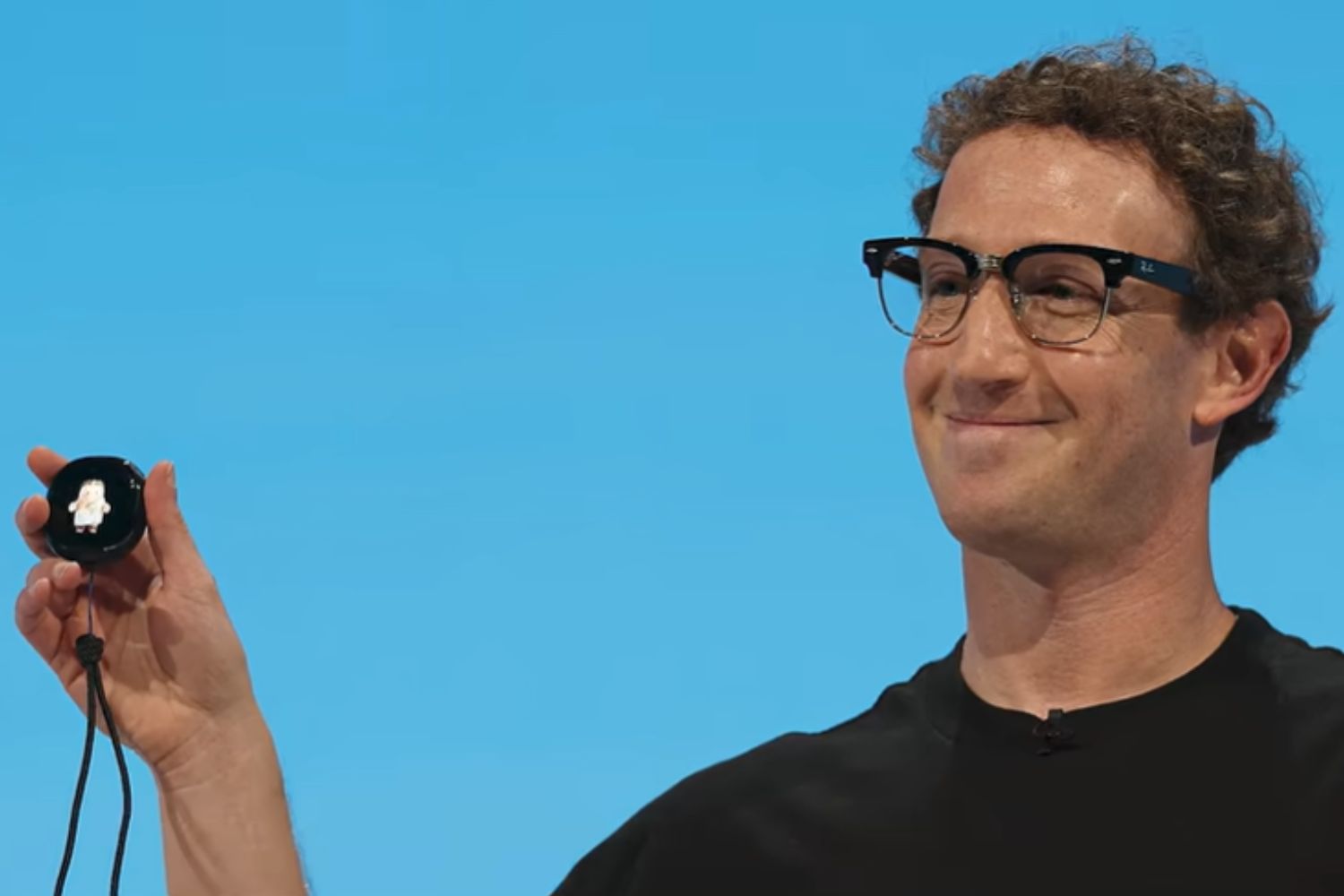 Mark Zuckerberg tirou do bolso um pequeno aparelho que revela como a Meta imagina a vida depois do smartphone