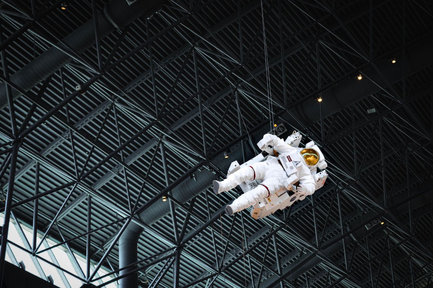 De jatos supersônicos a sobreviver no meio do nada: o treinamento que prepara os próximos astronautas para deixar a Terra