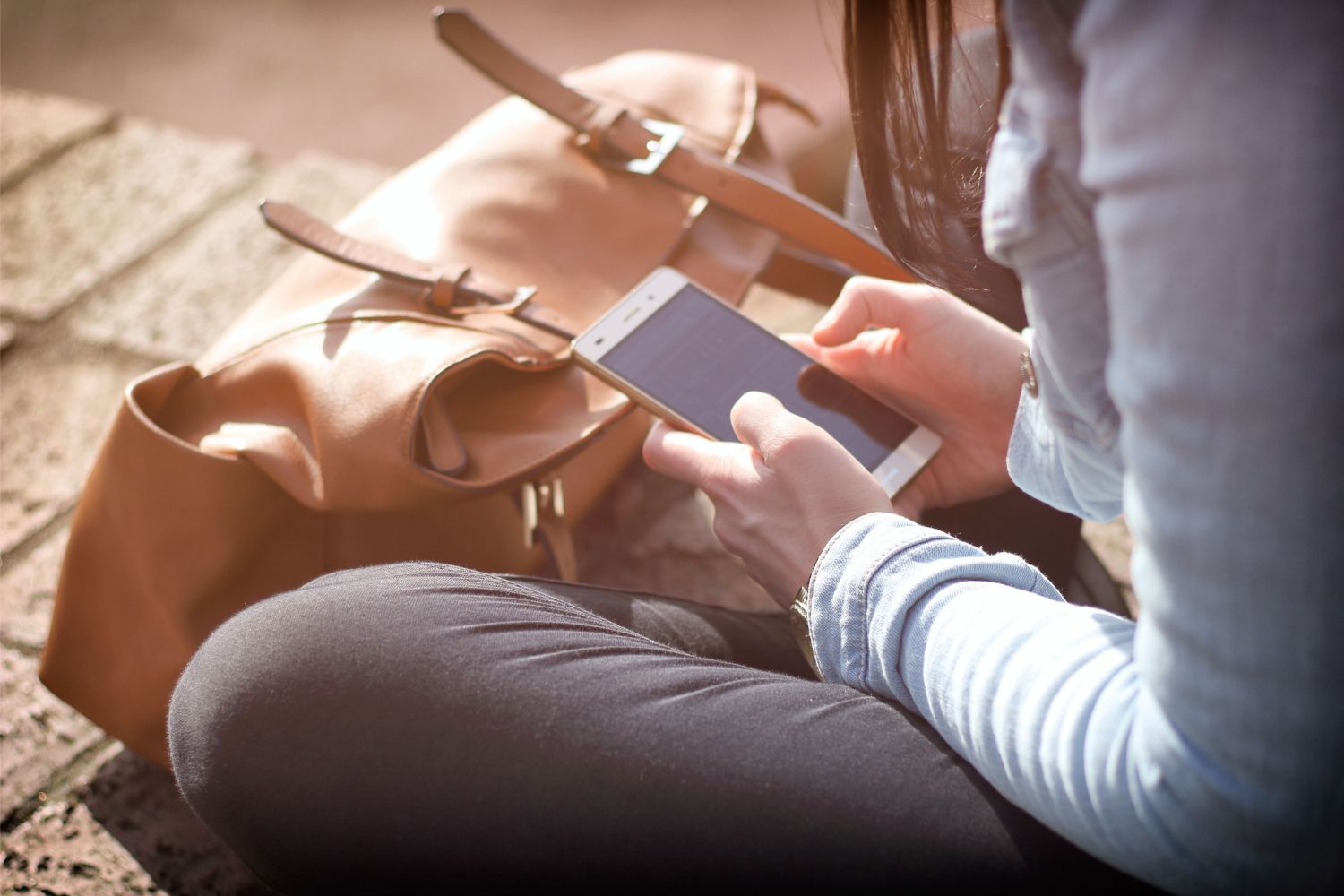 Seu próximo celular pode ficar mais caro por causa de algo que está acontecendo muito longe dele