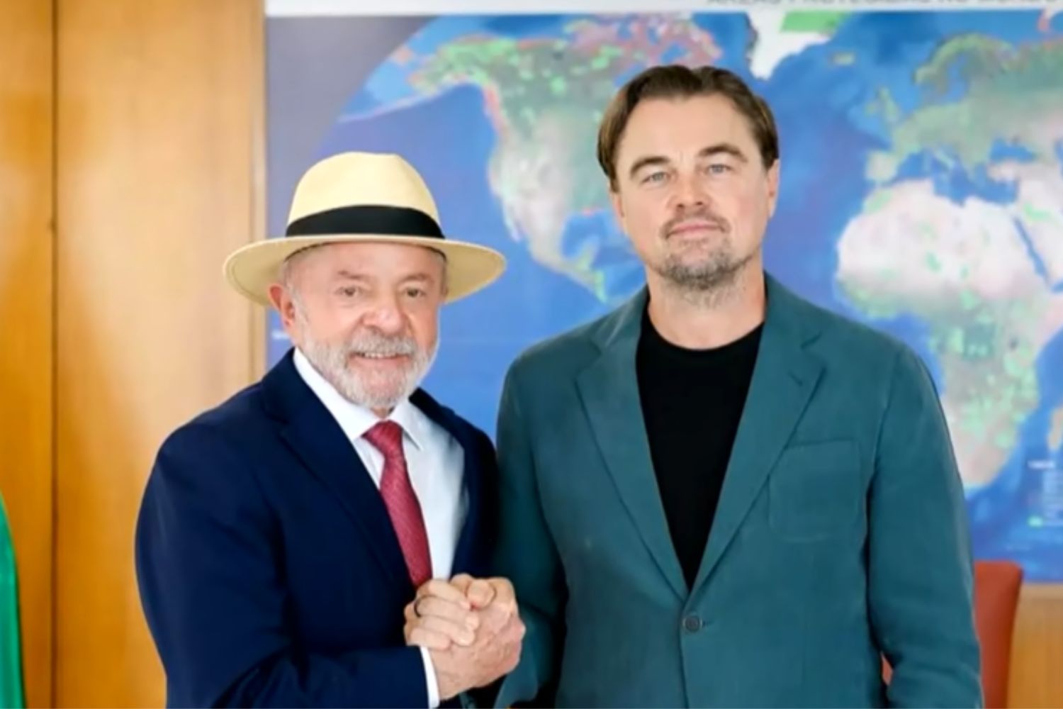 Leonardo DiCaprio chegou ao Brasil para falar da Amazônia enquanto outra riqueza coloca o país diante de uma escolha decisiva