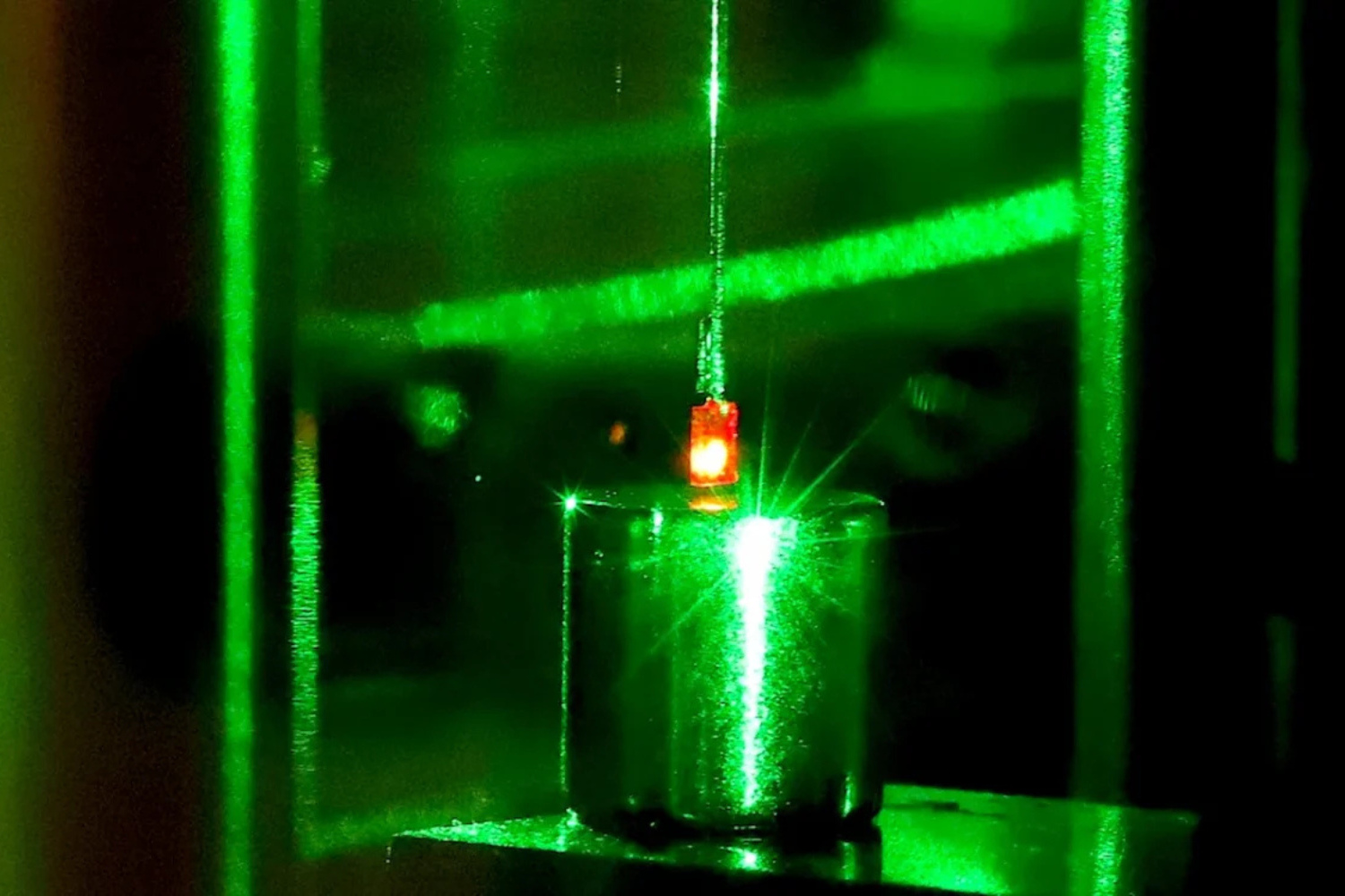 Cientistas Usam Efeito Quântico Em Diamante Para Mover Um Objeto Em Levitação