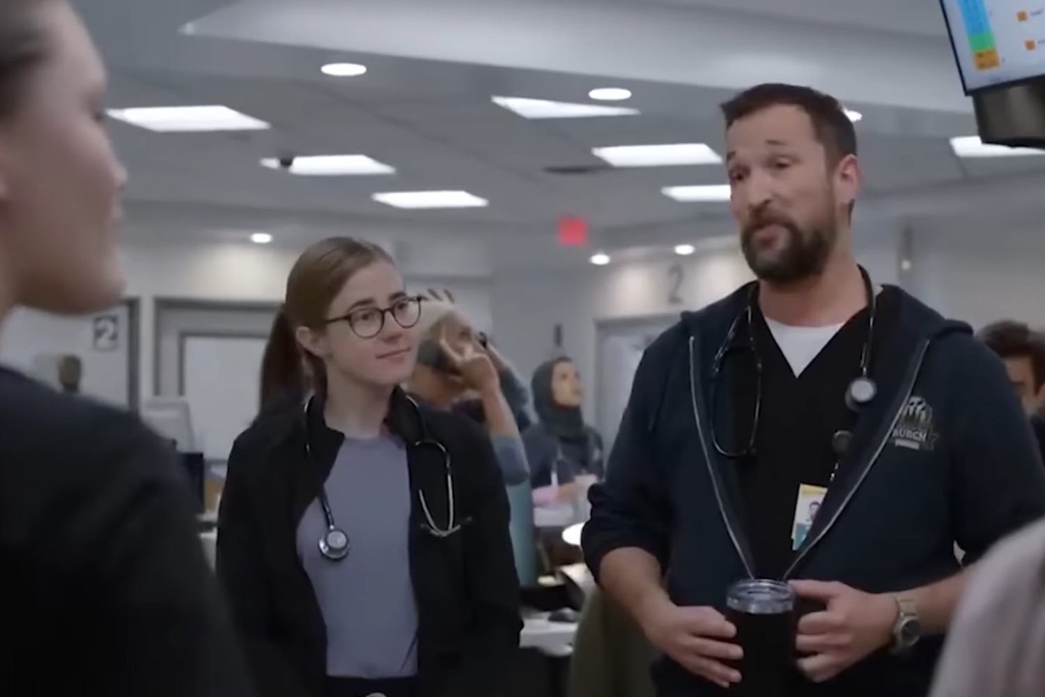 Noah Wyle é eleito o homem mais sexy do mundo em 2026 aos 55 anos e surpreende fãs