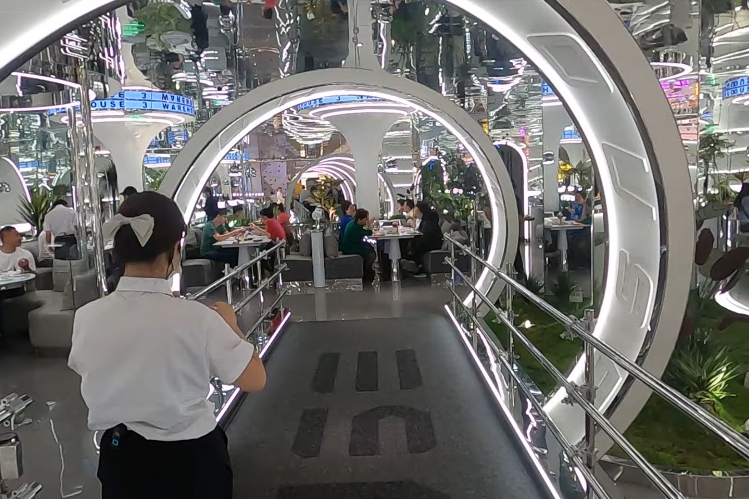 Conheça o restaurante de Xangai onde até a comida parece saída do futuro