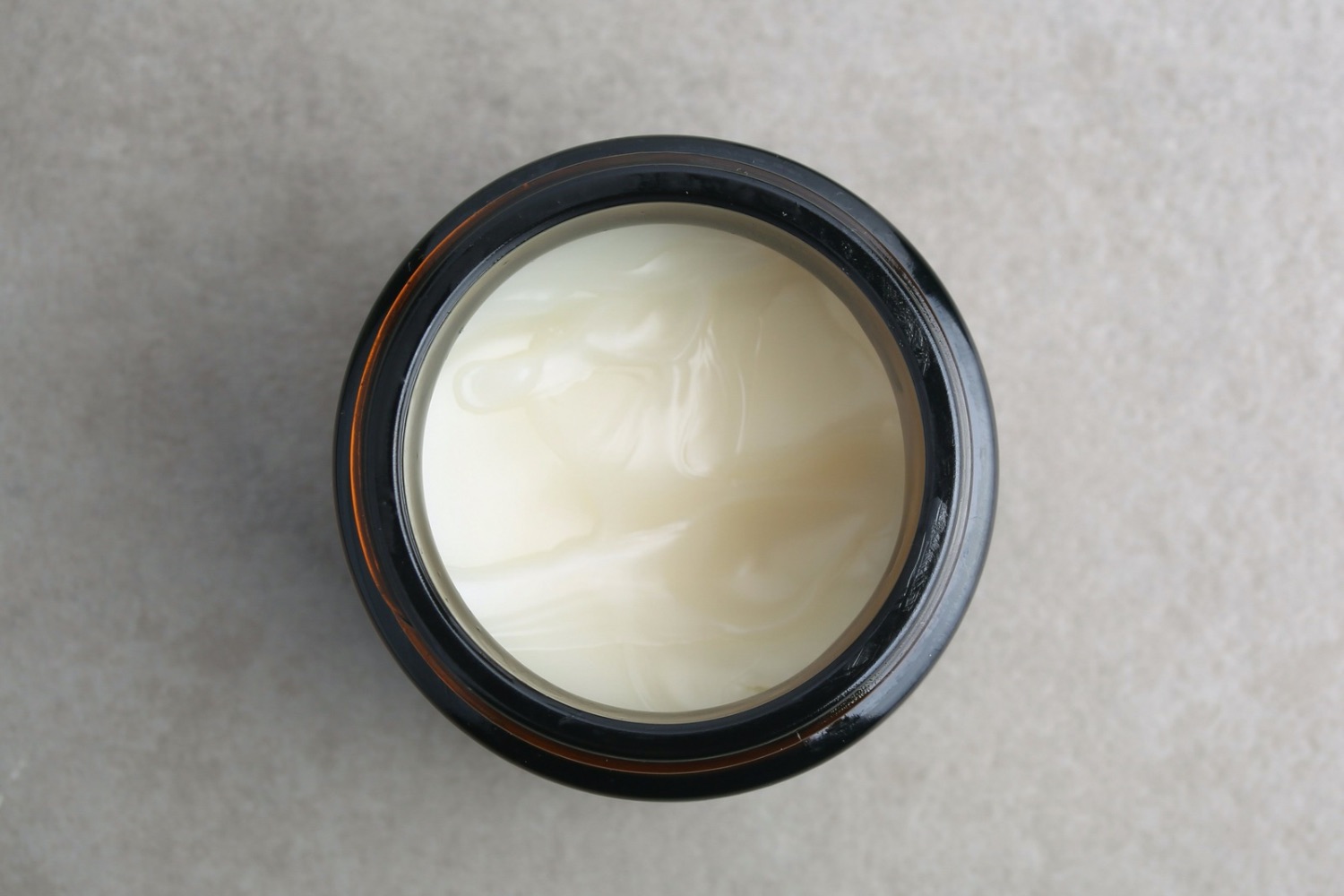 A puberdade está começando mais cedo e pesquisadores encontraram uma pista nos cosméticos