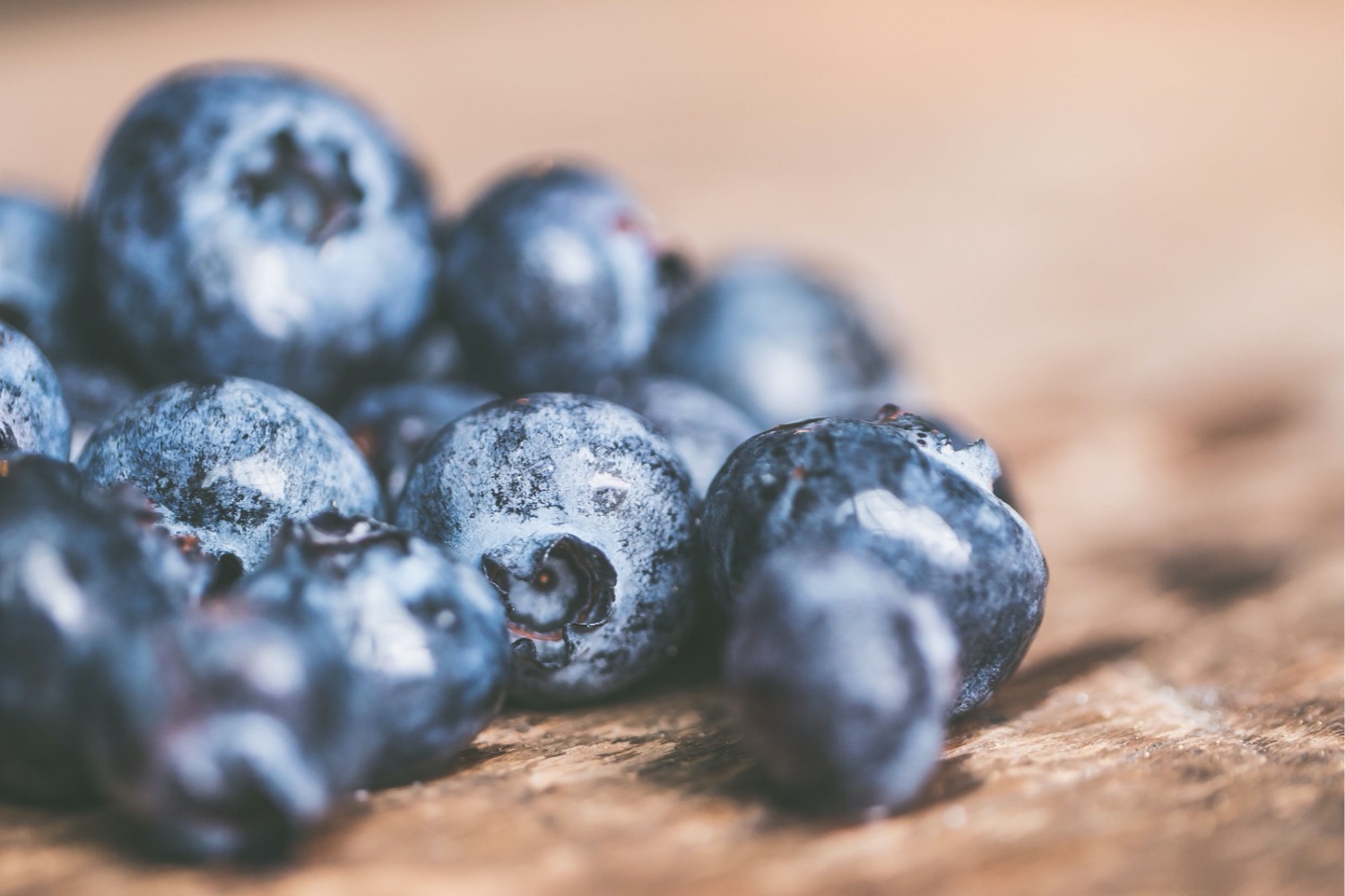Frescos, congelados ou em suco? Ciência revela a melhor maneira de consumir mirtilos
