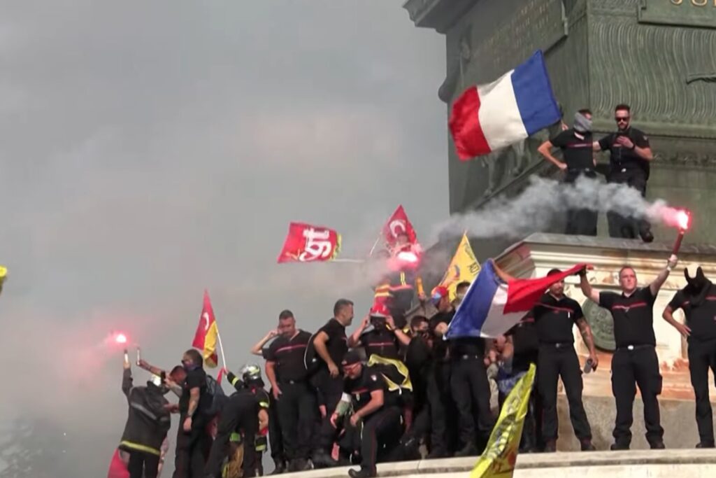 França enfrenta onda de protestos com incêndios, saques e confrontos: o que está acontecendo no país?