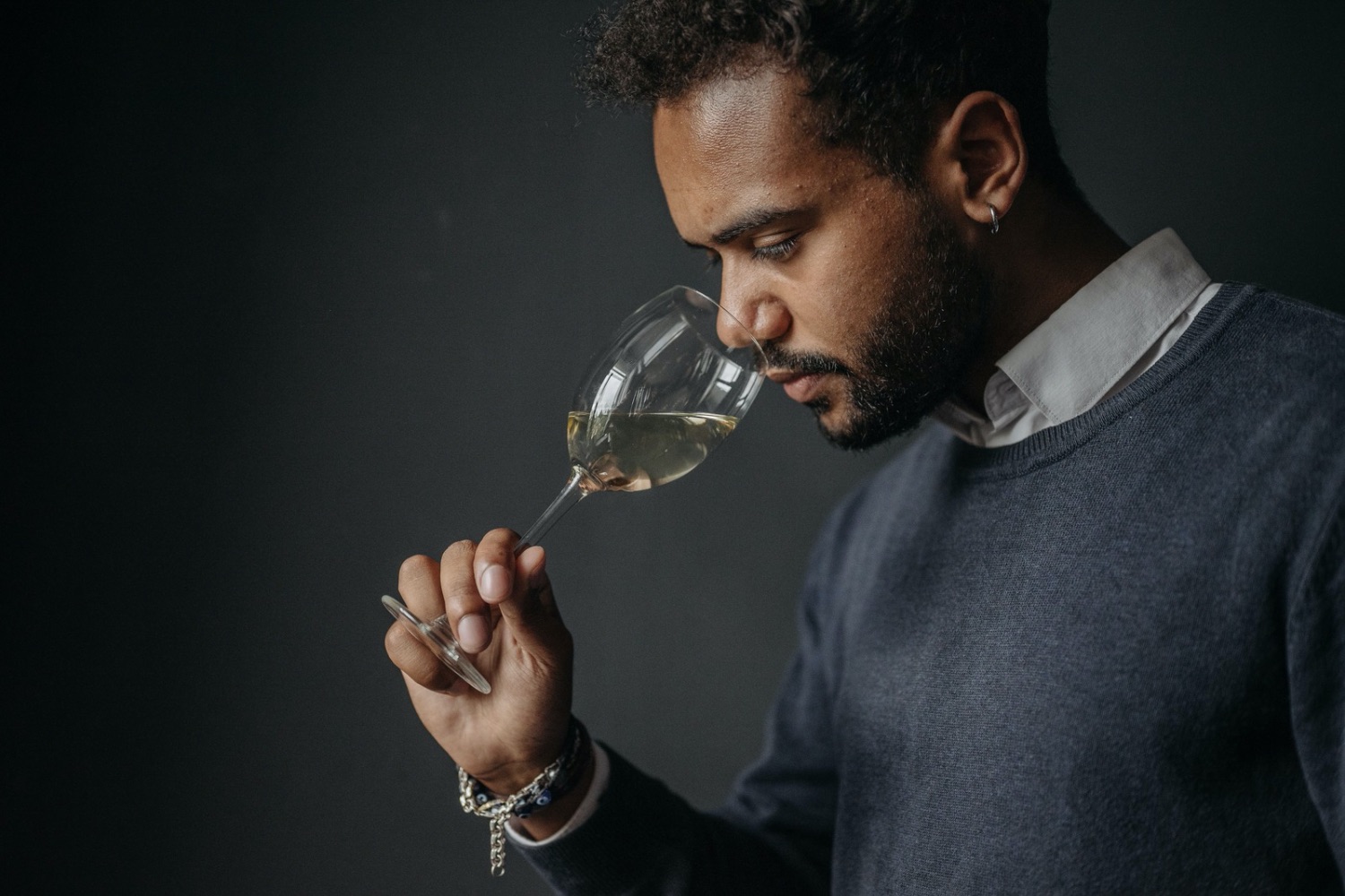 Cientistas criam nariz eletrônica com IA que permite enviar cheiros pela internet