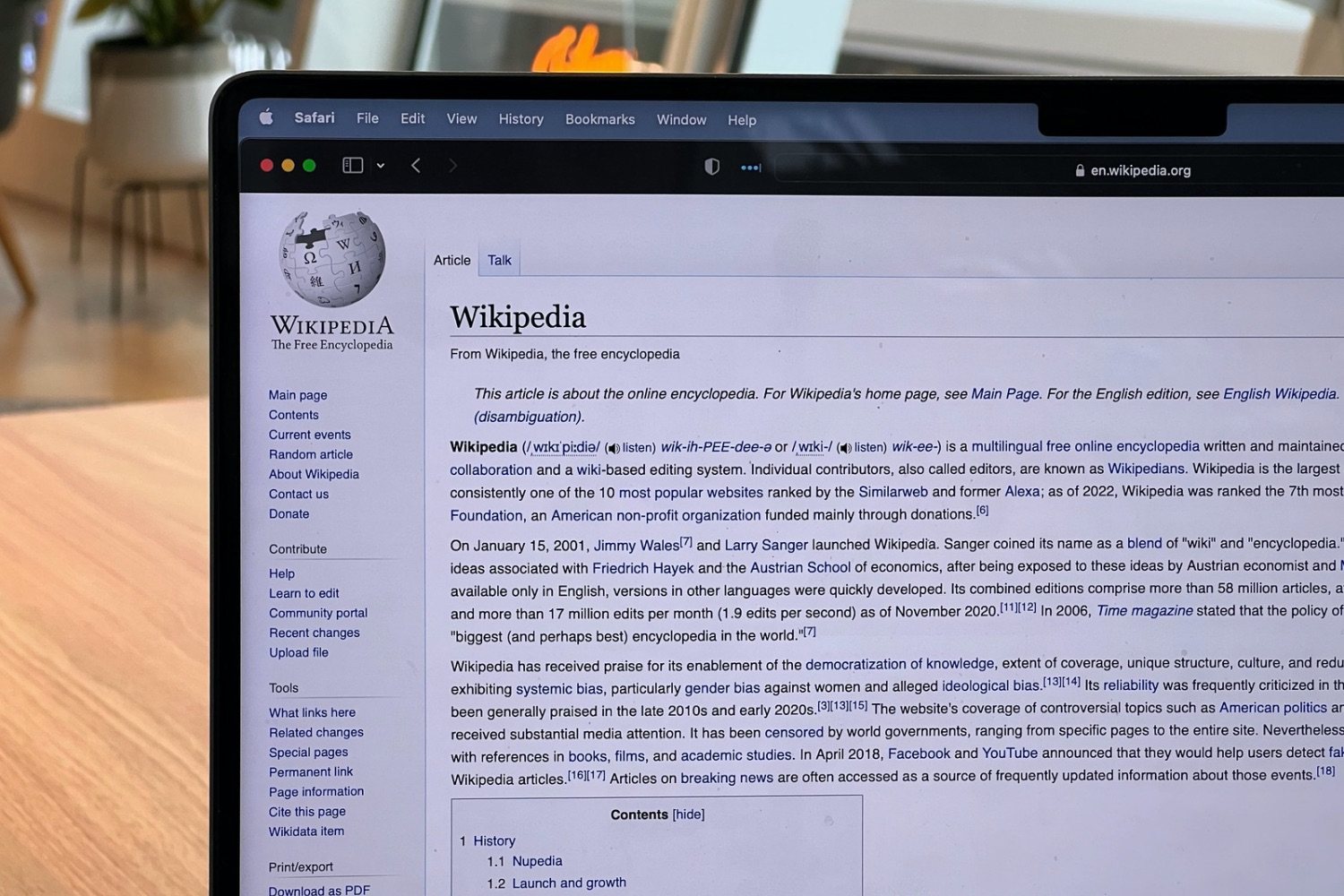 Falha crítica em linguagem usada por milhões de sites coloca a internet em alerta mundial