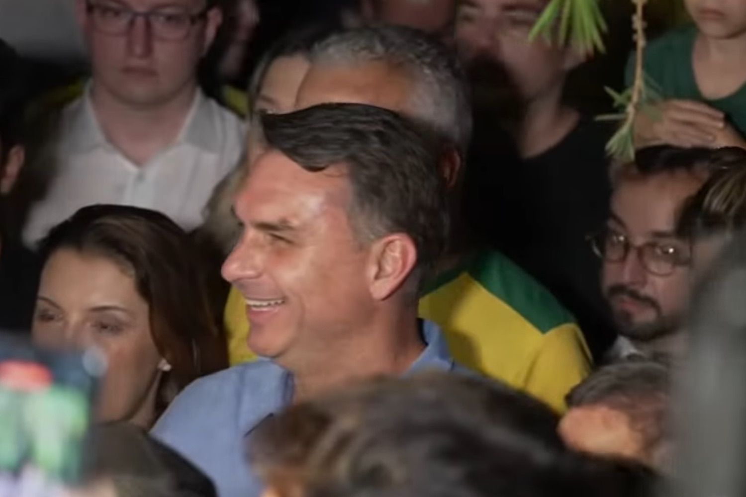 Lula admite “resultado inesperado” e parte para o ataque antes do segundo turno